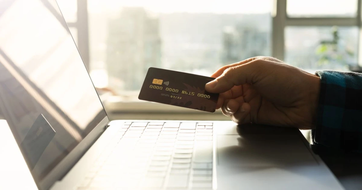 Assinatura Mensal vs Compra Única: Qual Modelo de Receita Escolher